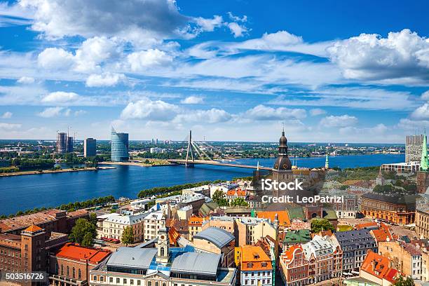 Foto de Riga Cidade Velha A Bela Vista Para A Cidade e mais fotos de stock de Riga - Riga, Catedral, Cidade Velha