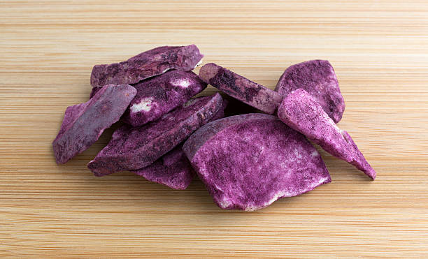 istock Maqui powdered freeze dried apple slices on cutting board 503540882
