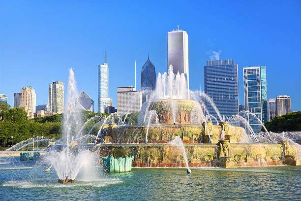 istock Chicago skyline and Buckingham Fountain 503545718