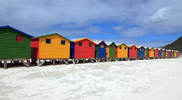 strandhäuser in 뮤젠버그 - cape town beach hut multi colored 뉴스 사진 이미지