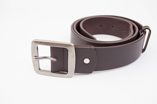 Cinturón de cuero para los hombres - foto de stock