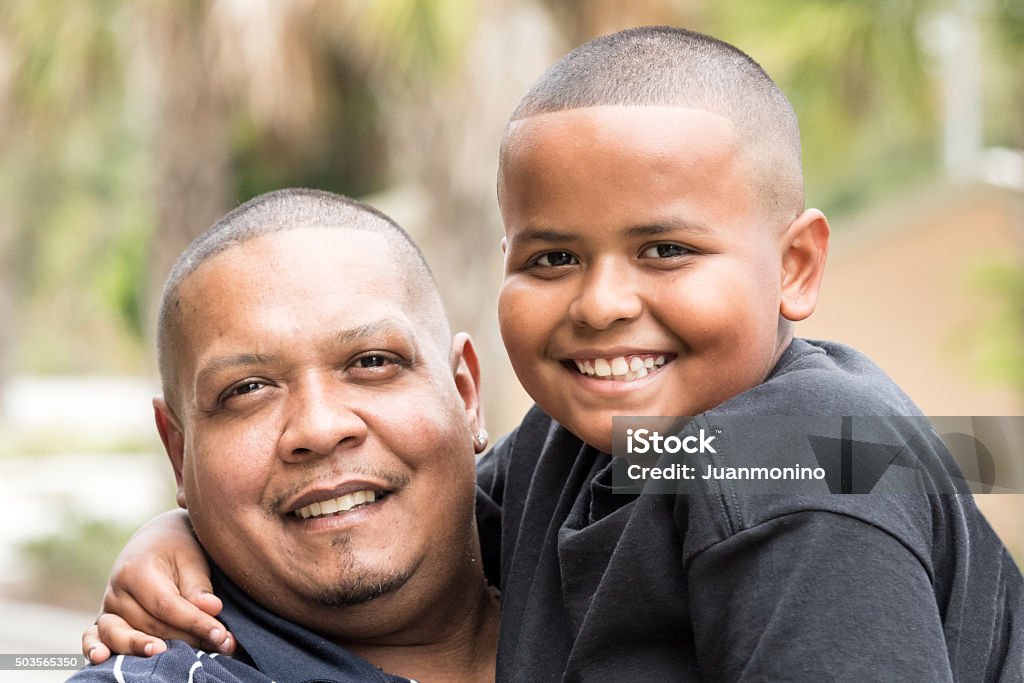 Ispanici Padre e figlio - Foto stock royalty-free di Famiglia
