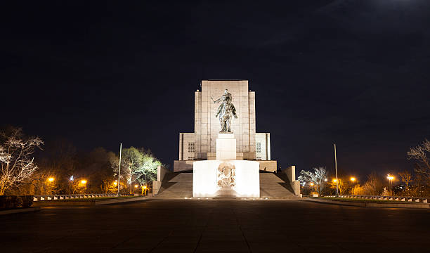 estatua de enero zizka en vitkov hill. praga. - vitkov fotografías e imágenes de stock