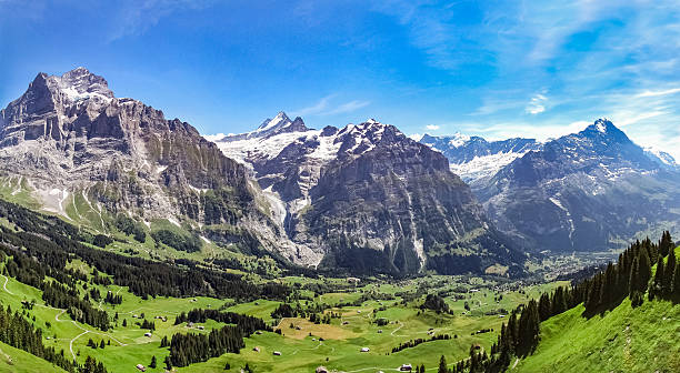 green valley nos alpes suíços - blue outdoors nobody switzerland - fotografias e filmes do acervo