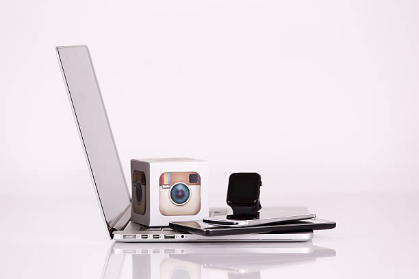 instagram ロゴキューブ、携帯機器 - dropbox ストックフォトと画像