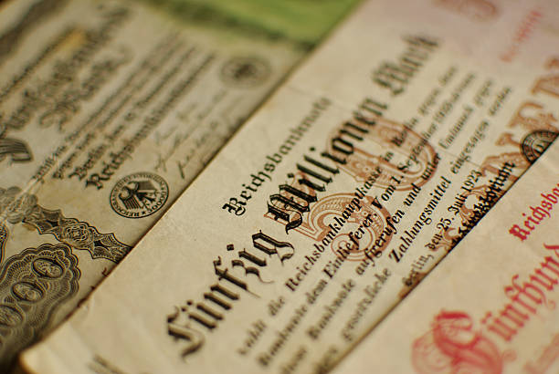 Very detailed scan of an old and worn paper.
