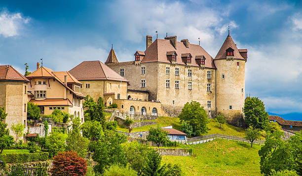 cidade medieval de gruyères, friburgo, suíça - fribourg imagens e fotografias de stock