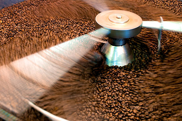 Roasting process of coffee, screening and cooling in the hopper