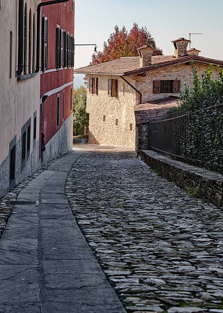 istock Street von San Vigilio 503762304