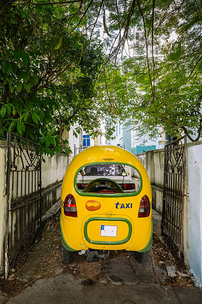 istock Havana CocCo taxi 503779510