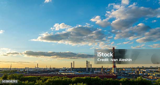 Moskau Ölaufbereitungsanlage Stockfoto und mehr Bilder von Abgas - Abgas, Architektur, Ausrüstung und Geräte