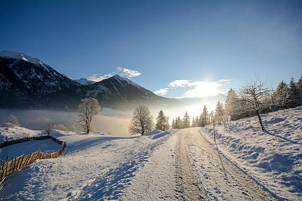 冬の風景、山脈-欧州アルプスザルツブルクオーストリア - tirol winter nature landscape ストックフォトと画像
