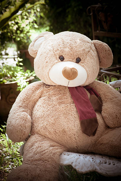 istock Lonely Teddy bear looking for someone , vintage style 503915558