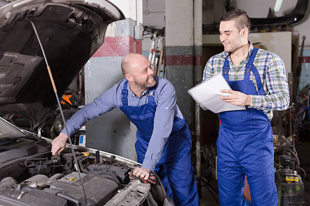 istock Workman calculating the price 503951964