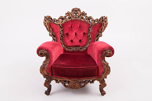 fauteuil antique photo en studio - fauteuil baroque photos et images de collection