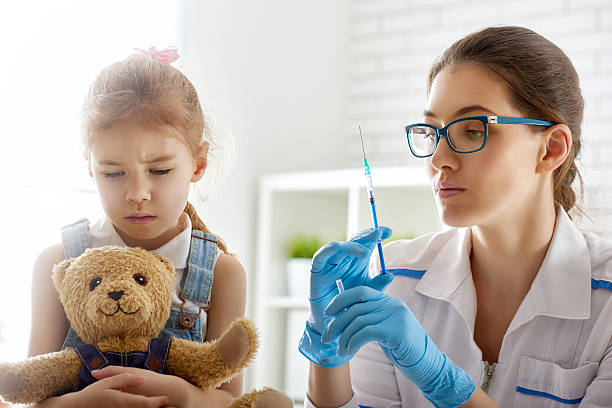 istock vaccination to a child 504013008