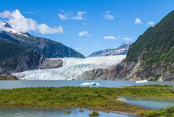 Photo of Mendenhall Glacier and Lake in Juneau, Alaska, USA