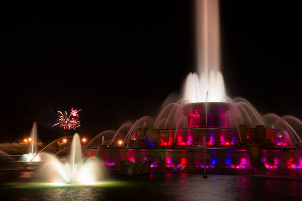 istock Buckingham Fountain Fireworks 504037141