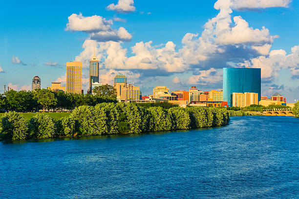 インディアナポリスの街並み、インディアナ(p ) - indianapolis skyline cityscape indiana ストックフォトと画像