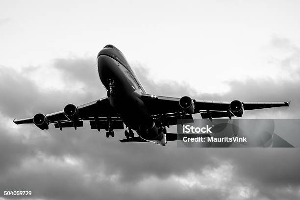 Xl Commerciale Atterraggio Aereo - Fotografie stock e altre immagini di Aereo aziendale - Aereo aziendale, Aereo di linea, Aereo privato