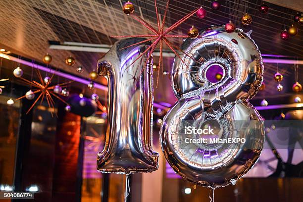 Number 18 Ballons Stockfoto und mehr Bilder von 18-19 Jahre - 18-19 Jahre, Zahl 18, Geburtstag