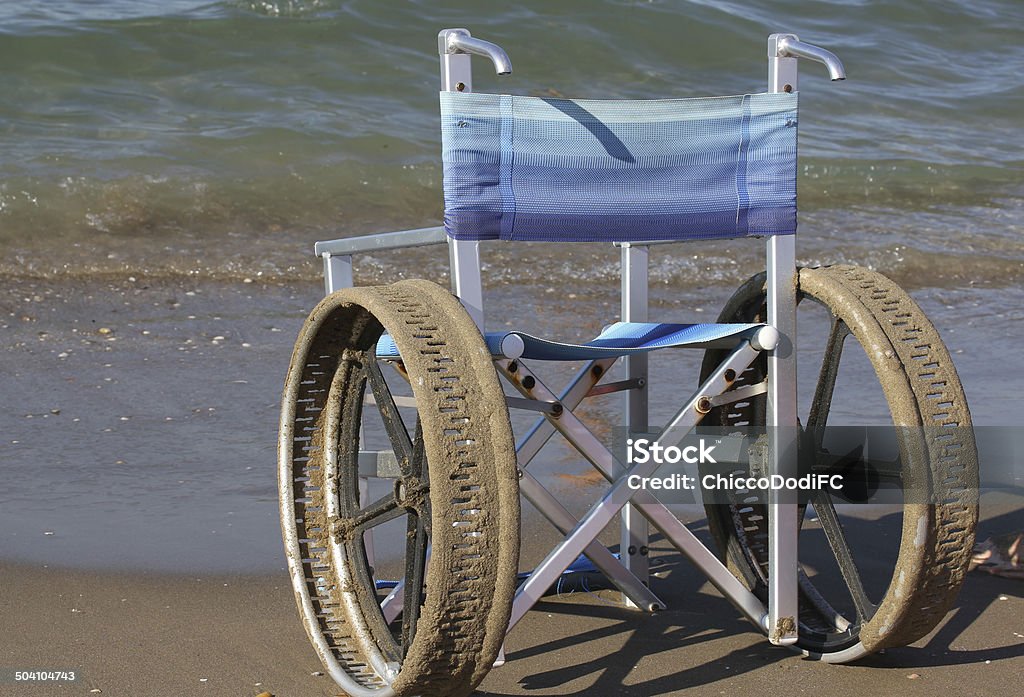 Rollstuhl mit Edelstahl-Räder - Lizenzfrei Andersfähigkeiten Stock-Foto