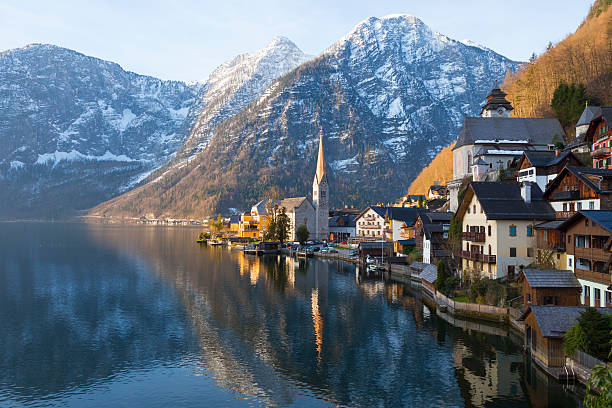 istock Lake view of Hallstatt, Austria 504107798