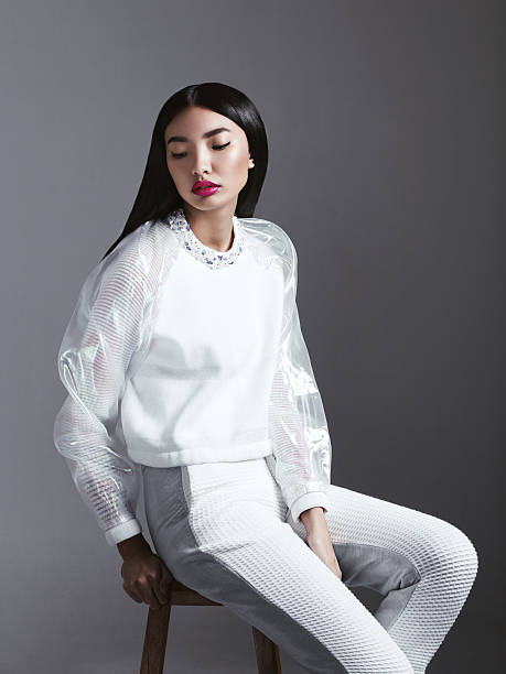 moda mulher asiática - asian ethnicity fashion model beautiful luxury imagens e fotografias de stock
