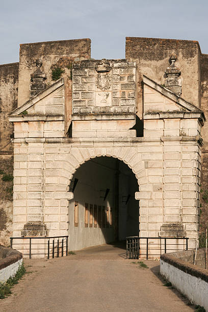istock Calvario Gate, Olivenza, Spain 504112874