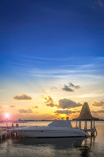 férias de luxo - high society luxury restaurant cancun imagens e fotografias de stock