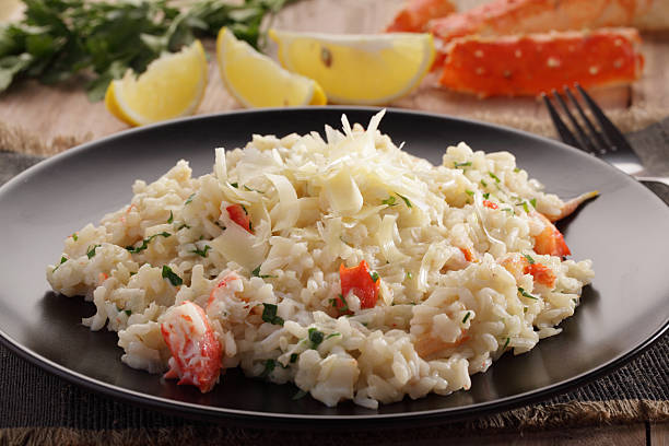 risotto de cangrejo con cama king - cooked still life close up rice fotografías e imágenes de stock