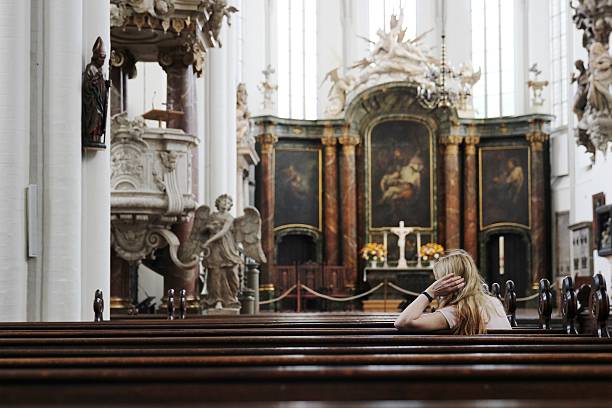 église sainte-marie (marienkirche) dans le centre-ville de berlin - church saint peter alexander horizontal photos et images de collection