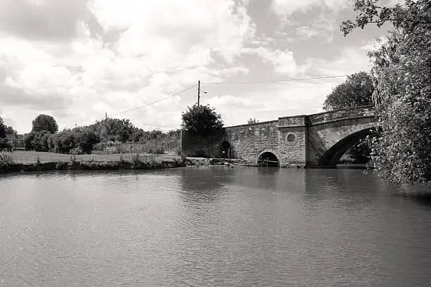 Photo of Halfpenny or Ha'Penny Bridge in Lechlade. Gloucestershire