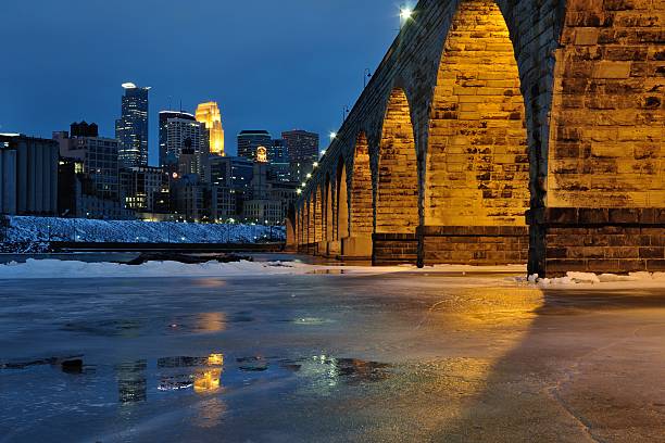 istock Stone Arch Bridge in Minneapolis 504188492