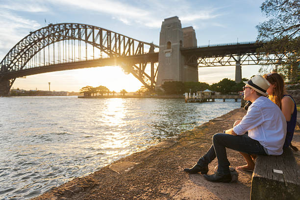 人々のシドニーの夕日 - candid downtown district editorial horizontal ストックフォトと画像