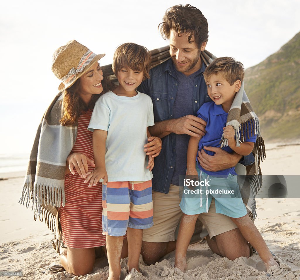 Somos una familia feliz - Foto de stock de Actividades recreativas libre de derechos