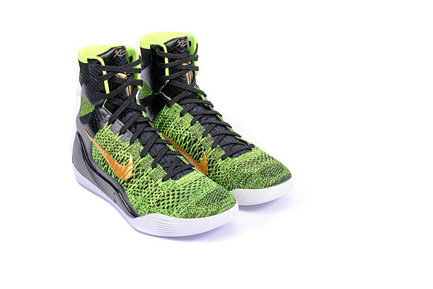 Nike Kobe Victoria Altatop Sneaker Zapato De Baloncesto Foto de stock y más banco de imágenes de -