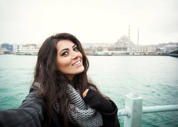 gorgeous turkish girl's selfie in istanbul - haliç i̇stanbul fotoğraflar stok fotoğraflar ve resimler