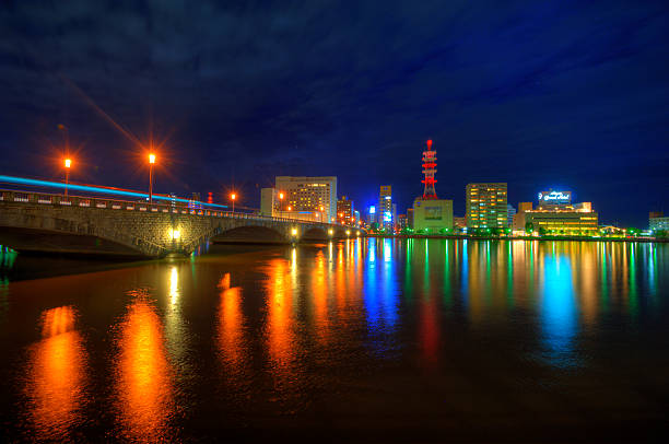Niigata au Japon, la ville, de nuit - Photo