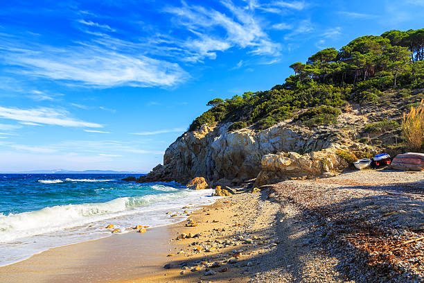 isla de elba, portoferraio sansone sorgente playa costa. toscana, - portoferraio fotografías e imágenes de stock