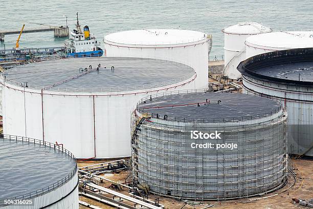 Tubi Tubi Macchine E Turbina A Vapore In Un Impianto Di Potenza - Fotografie stock e altre immagini di Petrolio