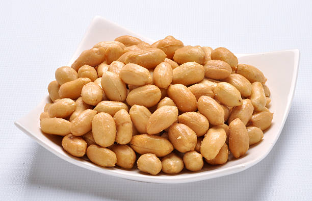 salado peanuts 6 - hervido fotografías e imágenes de stock