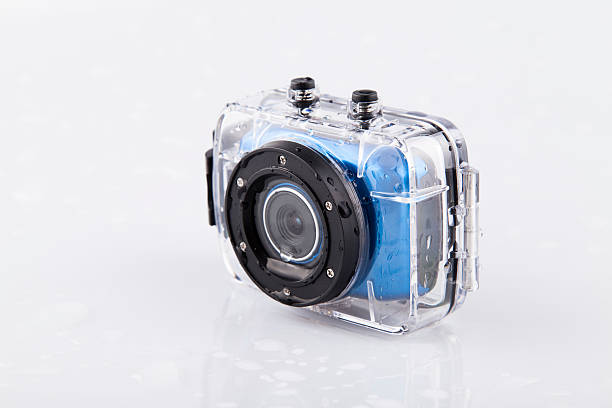 sous l'eau en plastique pour caméra embarquée étui imperméable - appareil photo compact photos et images de collection
