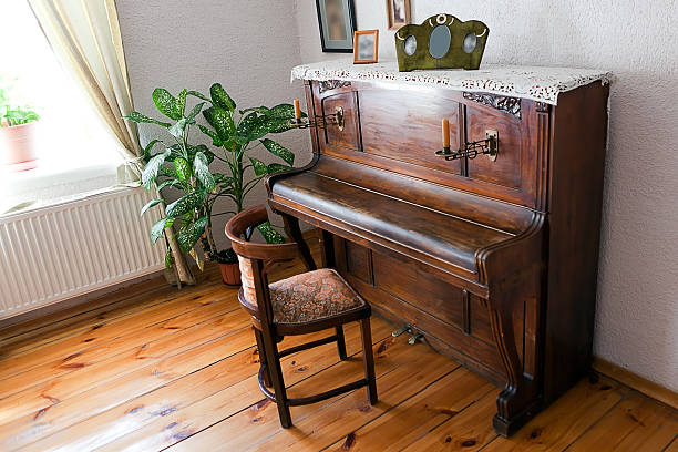 antikes klavier im innenbereich - piano pedal stock-fotos und bilder