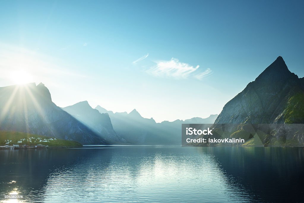 Pôr-do-sol em Ilhas Lofoten, Noruega - Foto de stock de Noruega royalty-free