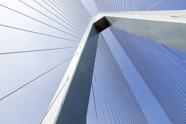 ponte de tirantes - cable stayed bridge imagens e fotografias de stock