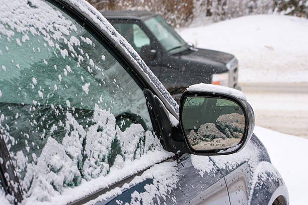istock Car in Snow and Ice 504420384