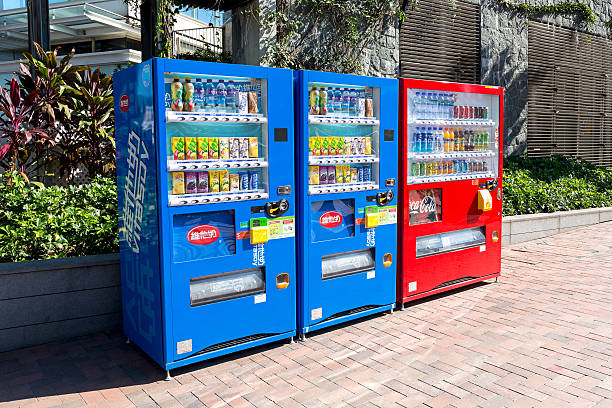 자동판매기 in hong kong - vending machine machine soda selling 뉴스 사진 이미지