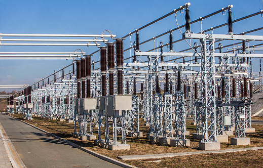 Substation equipment that supplies electricity to railways