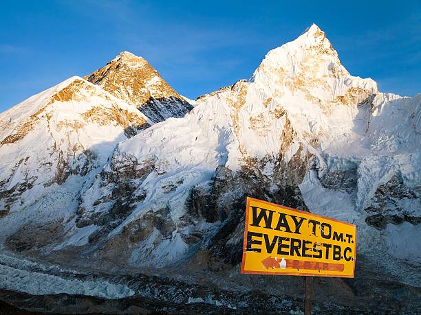 istock Evening view of Mount Everest from Kala Patthar 504457932